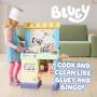 Bluey Juego de Cocina Cook & Clean con Luces, Sonidos y más de 20 Piezas Set Infantil